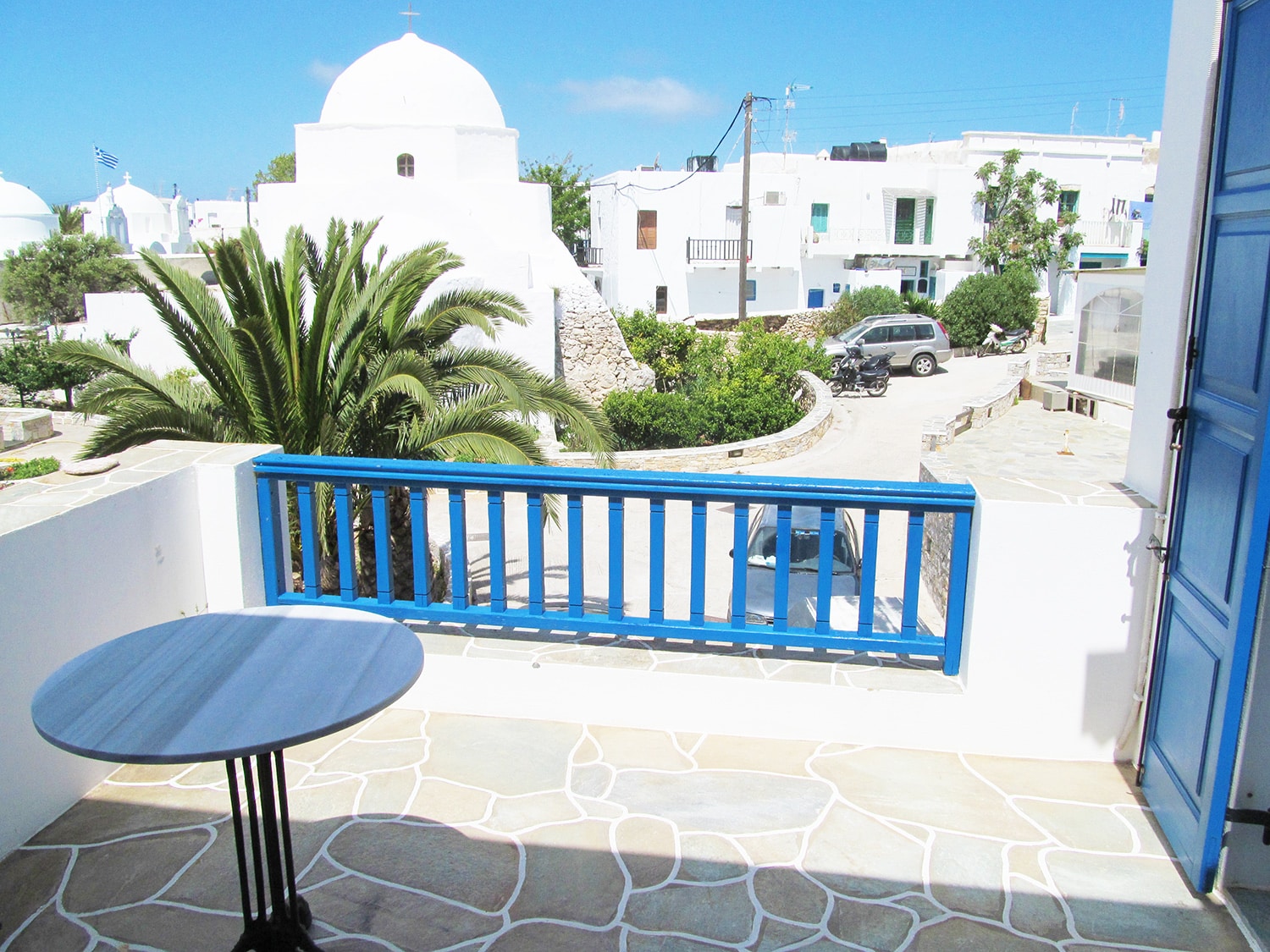 PARAPORTI-Traditional-Apartment-2966
