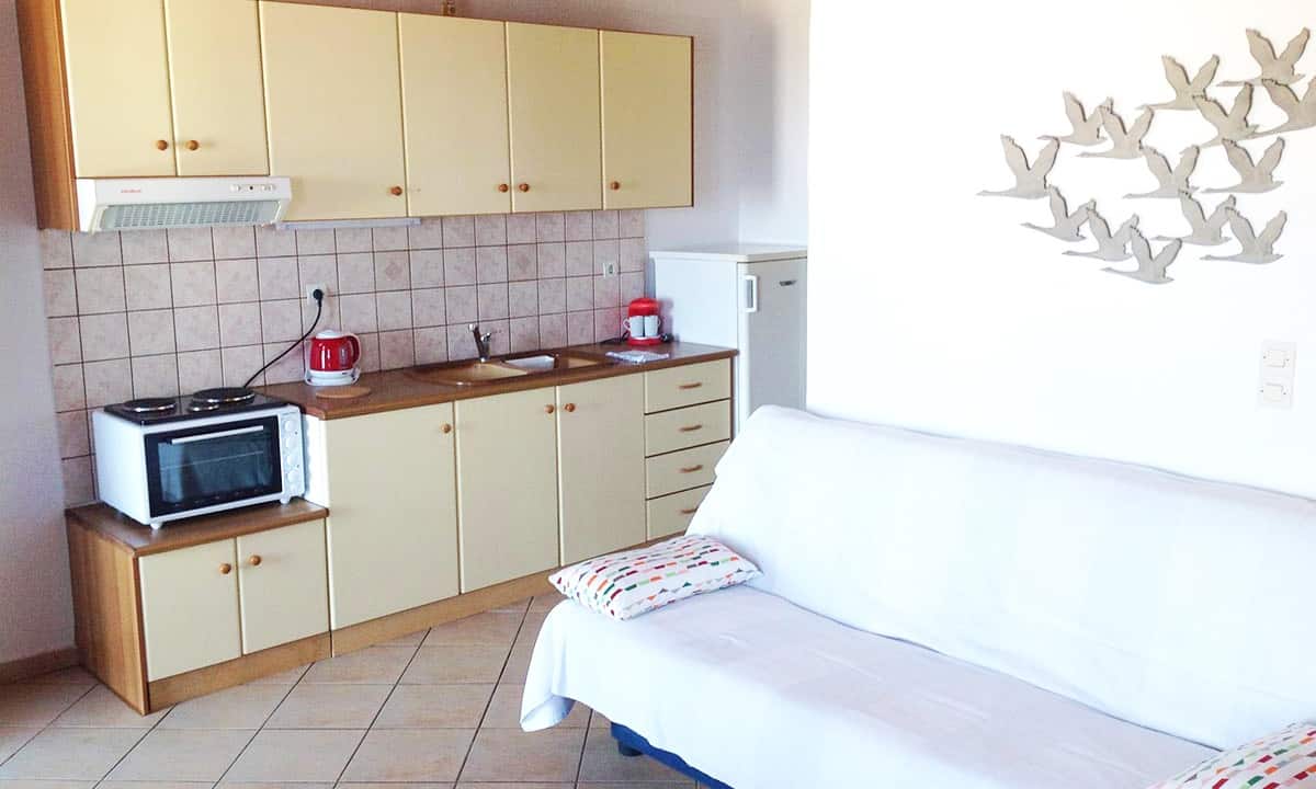 MAROUSSA-fully-equipped-kitchen