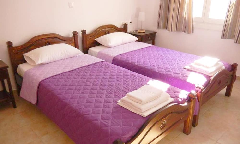 PALOS-room-single-beds