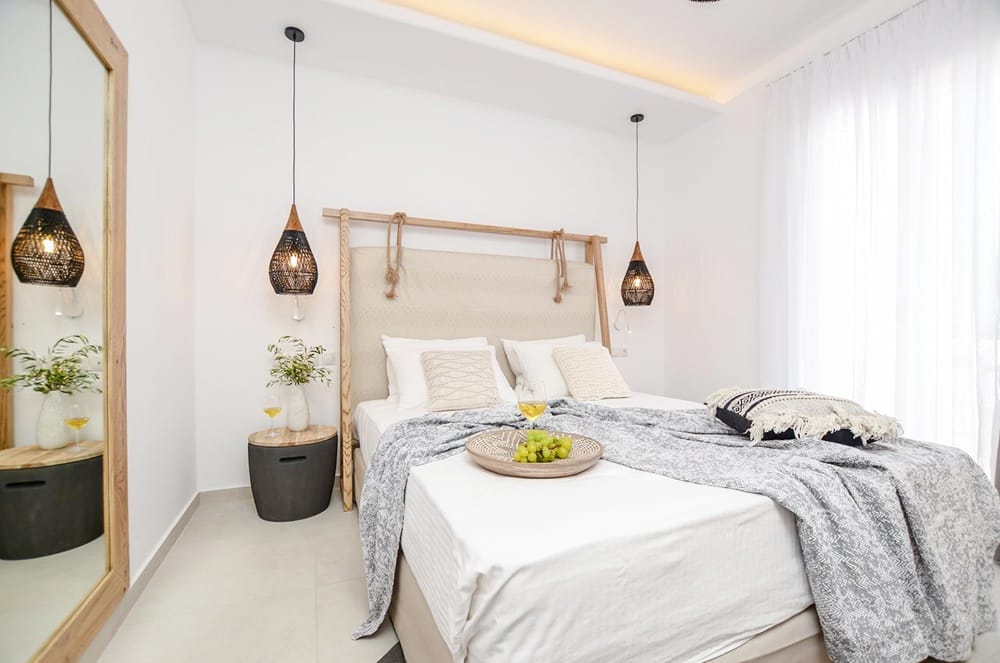 SEA-OLIVES-Superior-Suite-0006