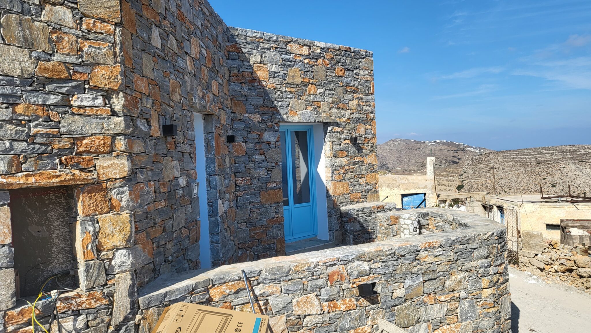 NIKOS HOUSE 2