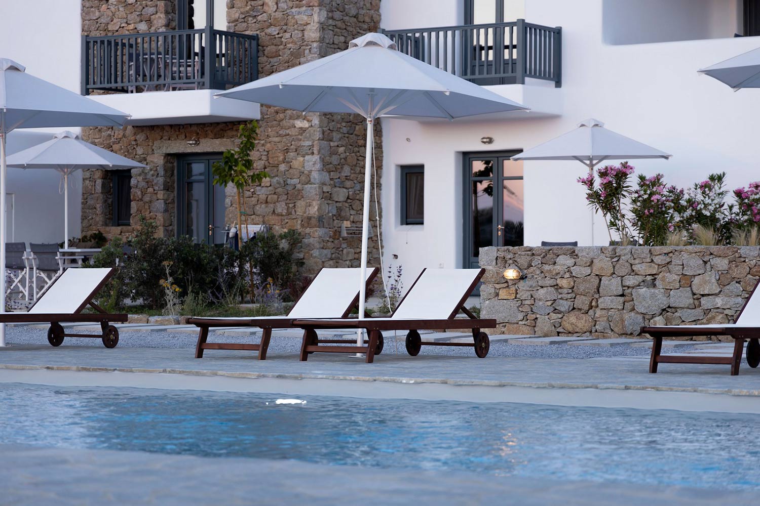 NAXOS-ARCHON-08