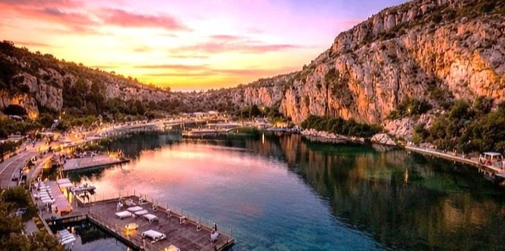 ATENE Vouliagmeni Lake