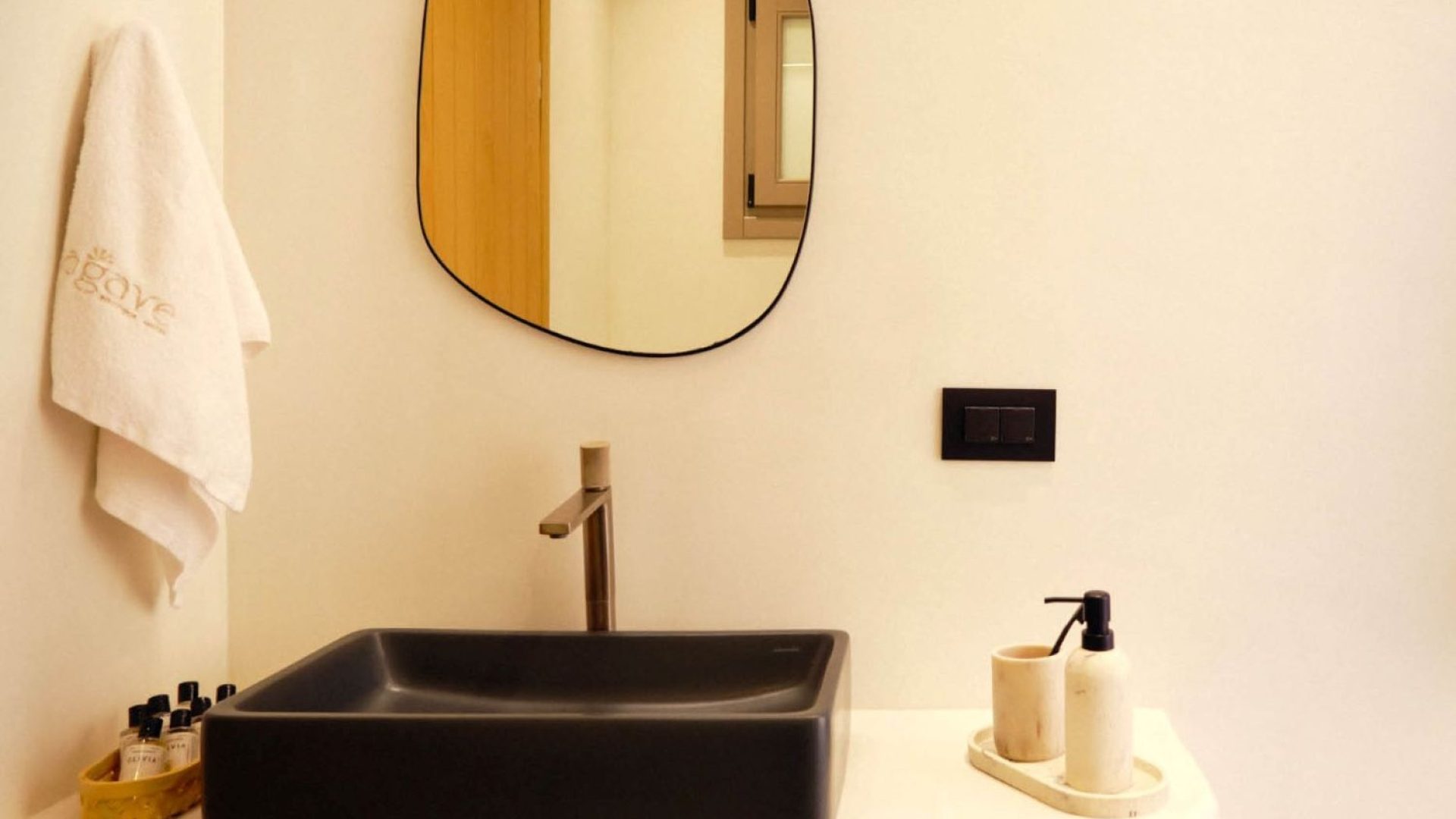 AGAVE Suites a Donousa