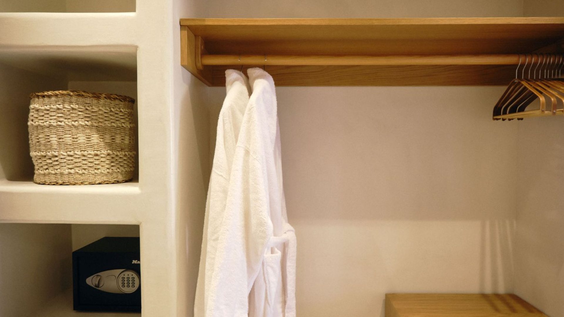 AGAVE Suites a Donousa