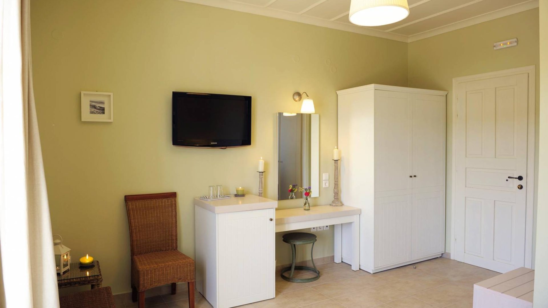 ALMYRIS Hotel a Milos