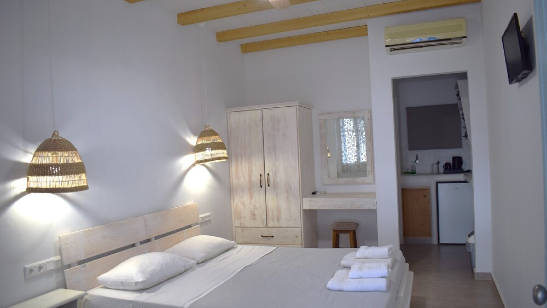 KALAMITSI Camere a Kimolos