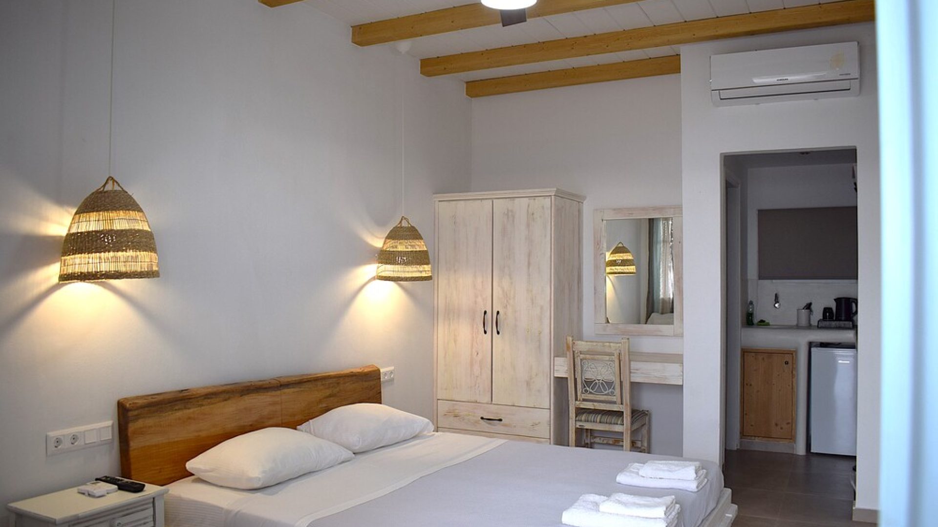 KALAMITSI Camere a Kimolos
