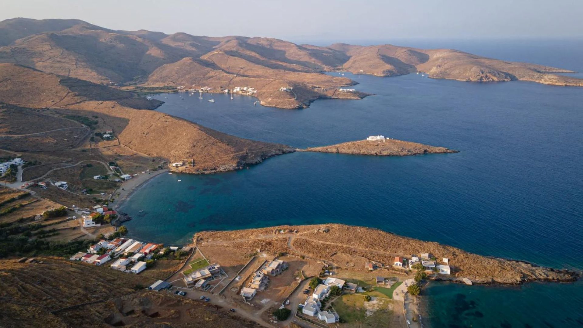 KYTHEA SUITES a Kythnos