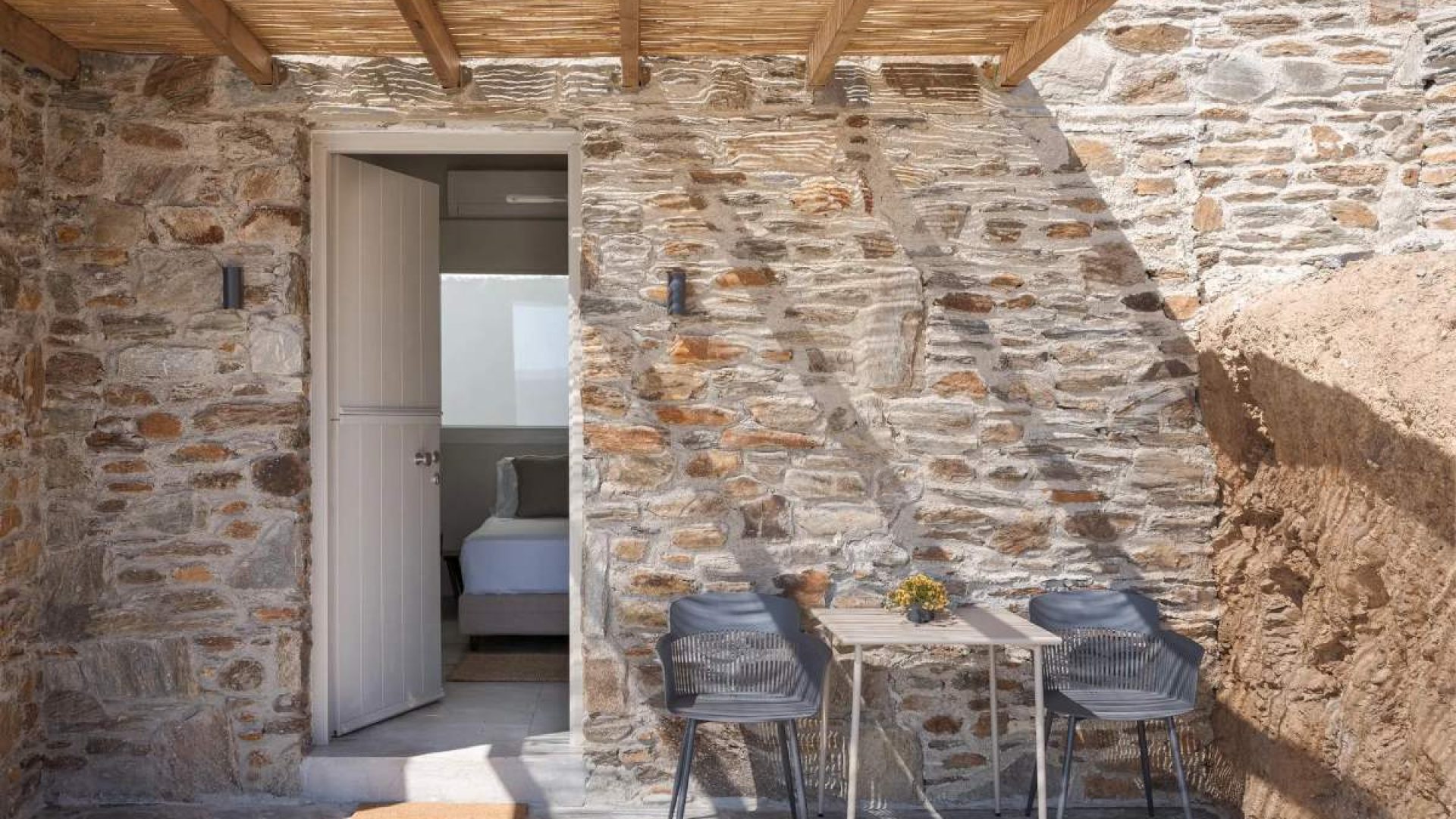 KYTHEA SUITES a Kythnos