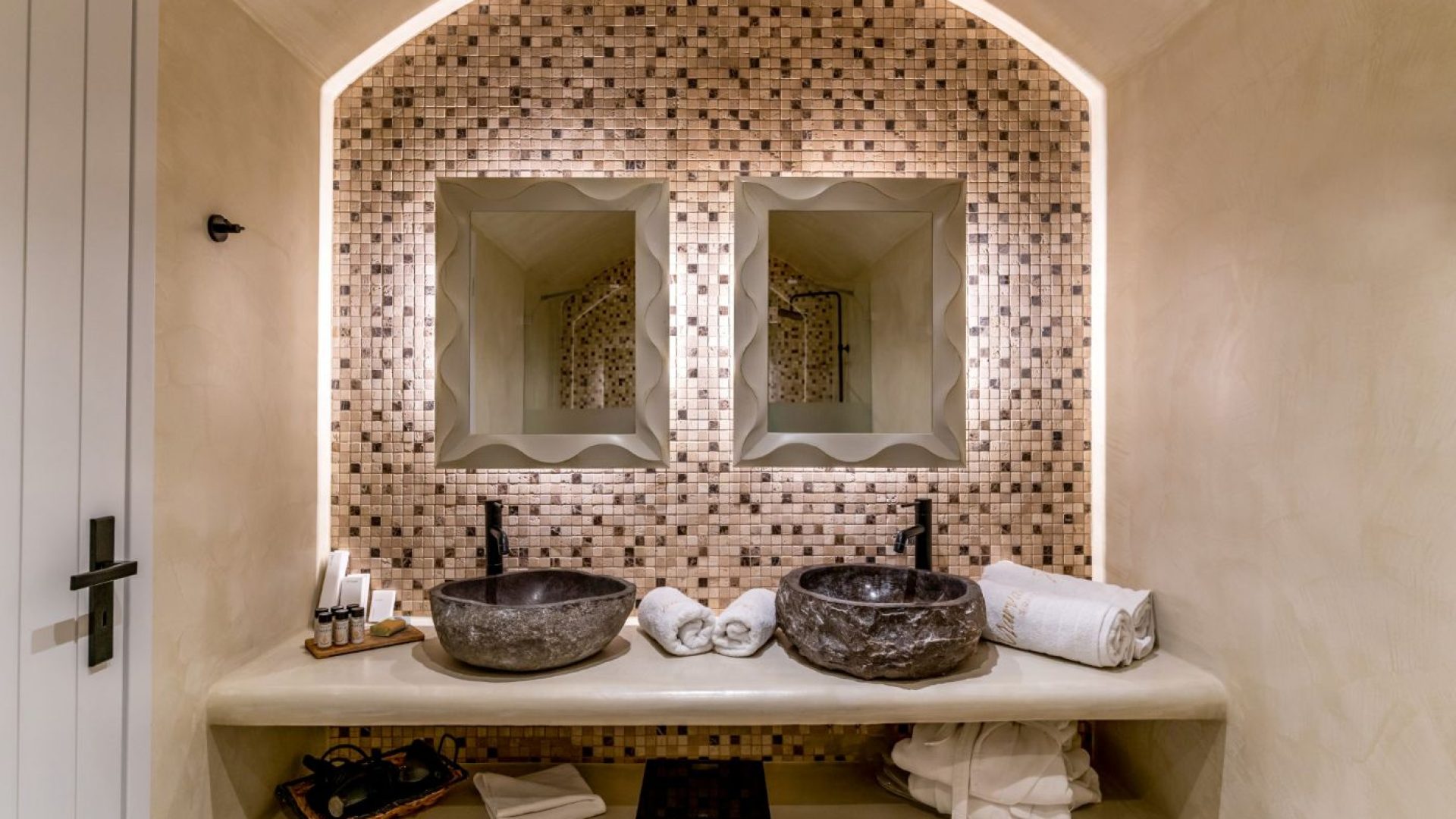 MARVARIT Grand Suite Bathroom