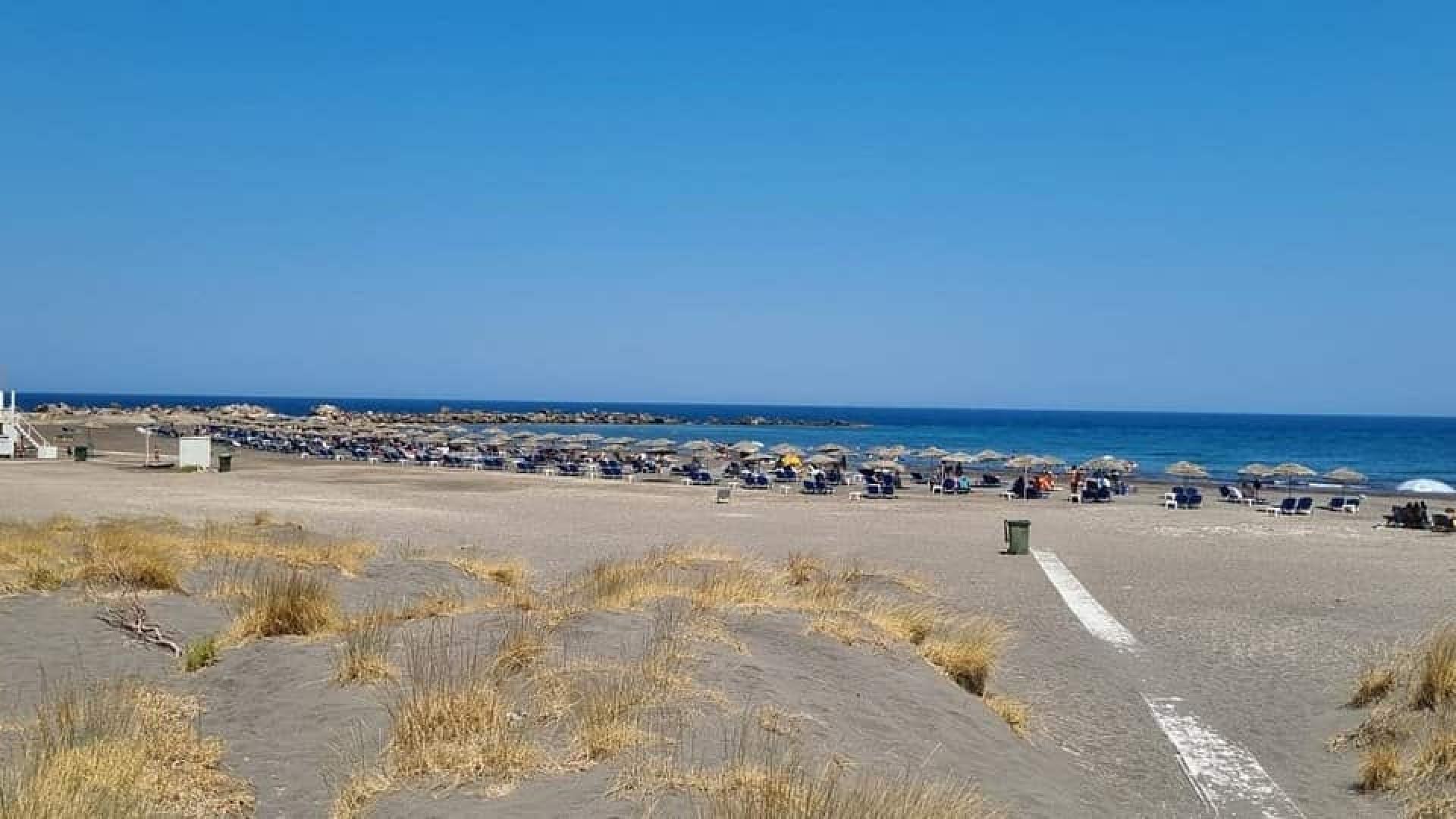 MONOLITHOS Beach-3