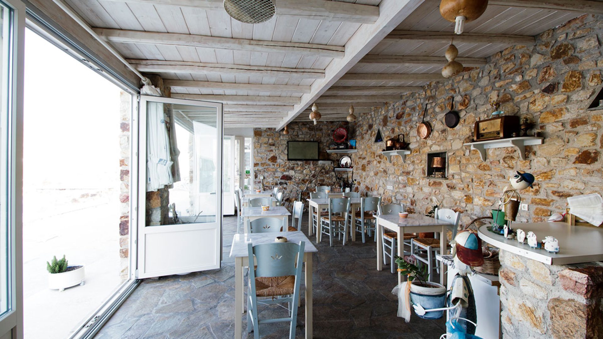 NIOVI Hotel a Serifos