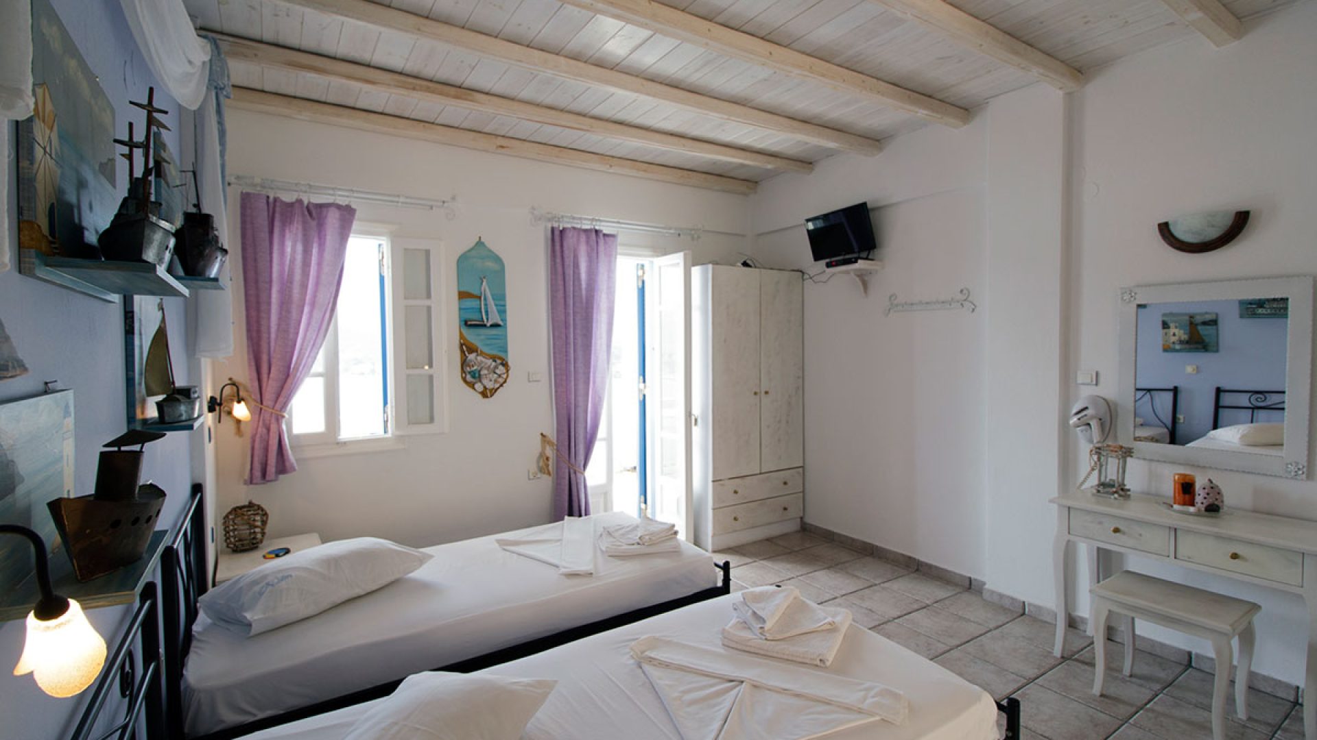 NIOVI Hotel a Serifos
