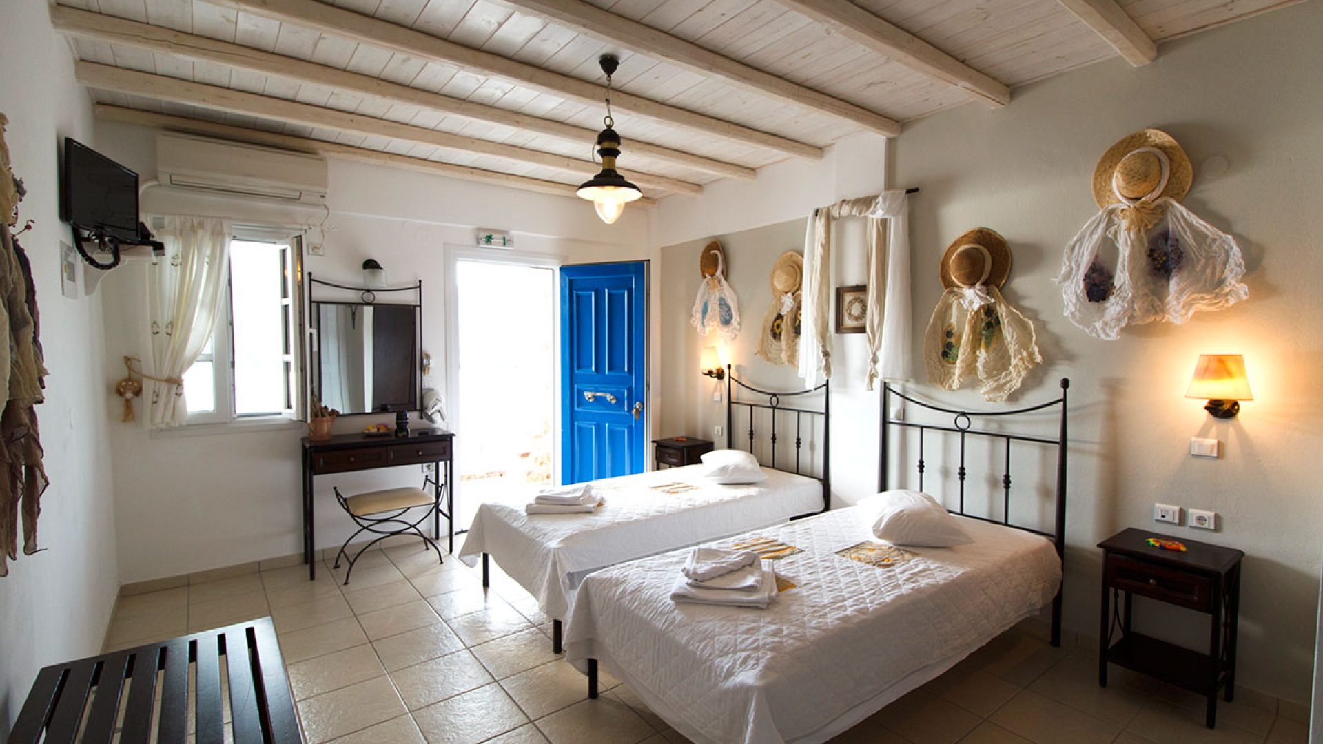 NIOVI Hotel a Serifos