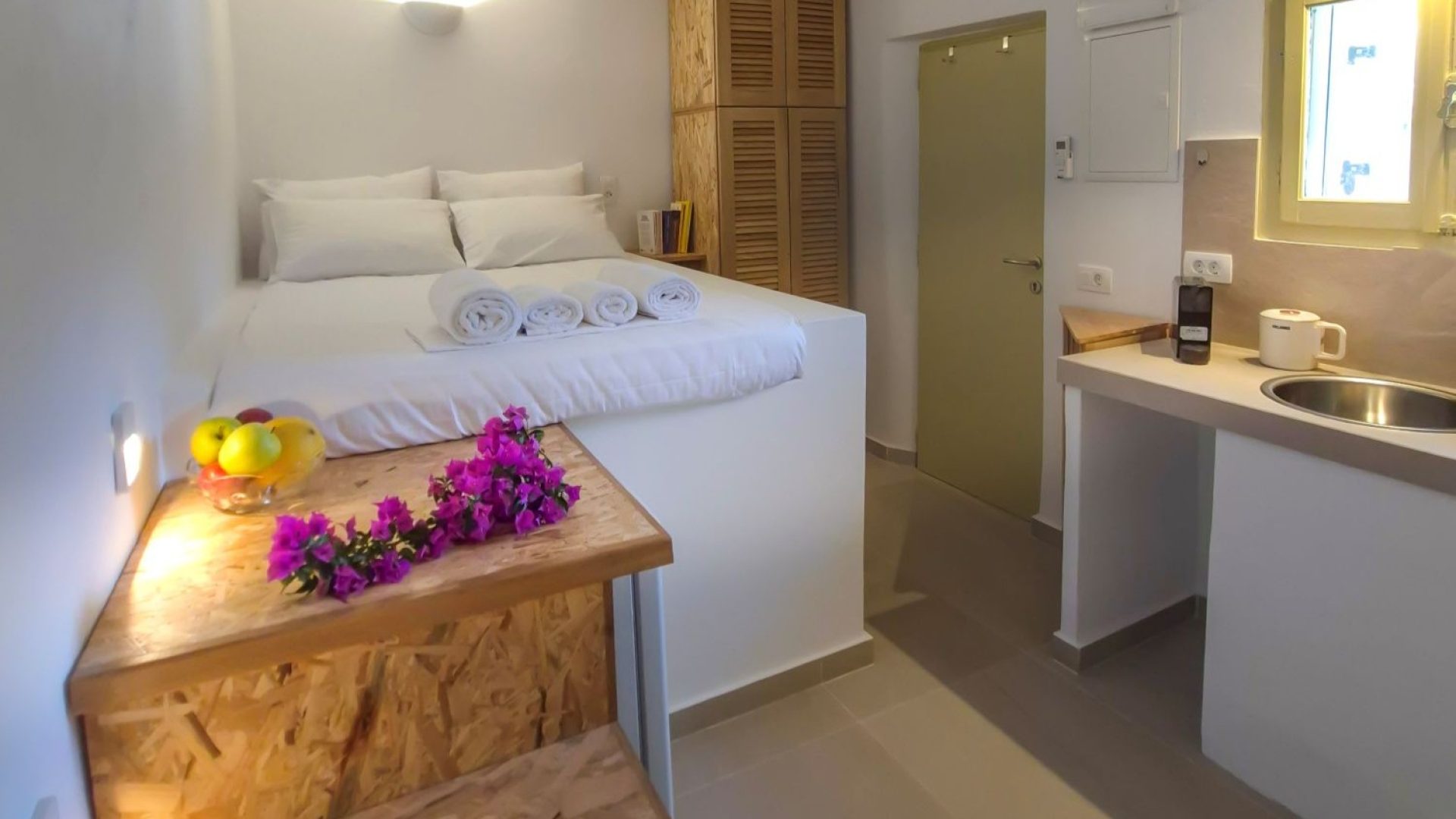 SEAHUGS Camera sulla spiaggia a Folegandros
