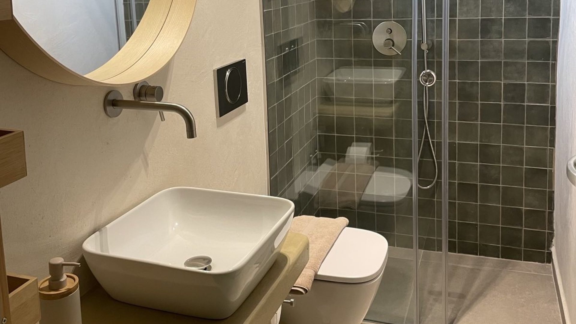 SMALL CYCLADES Schinousa House 2 Bathroom