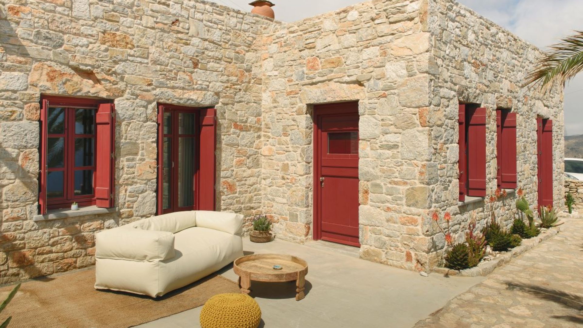 STONE HOUSE 1399