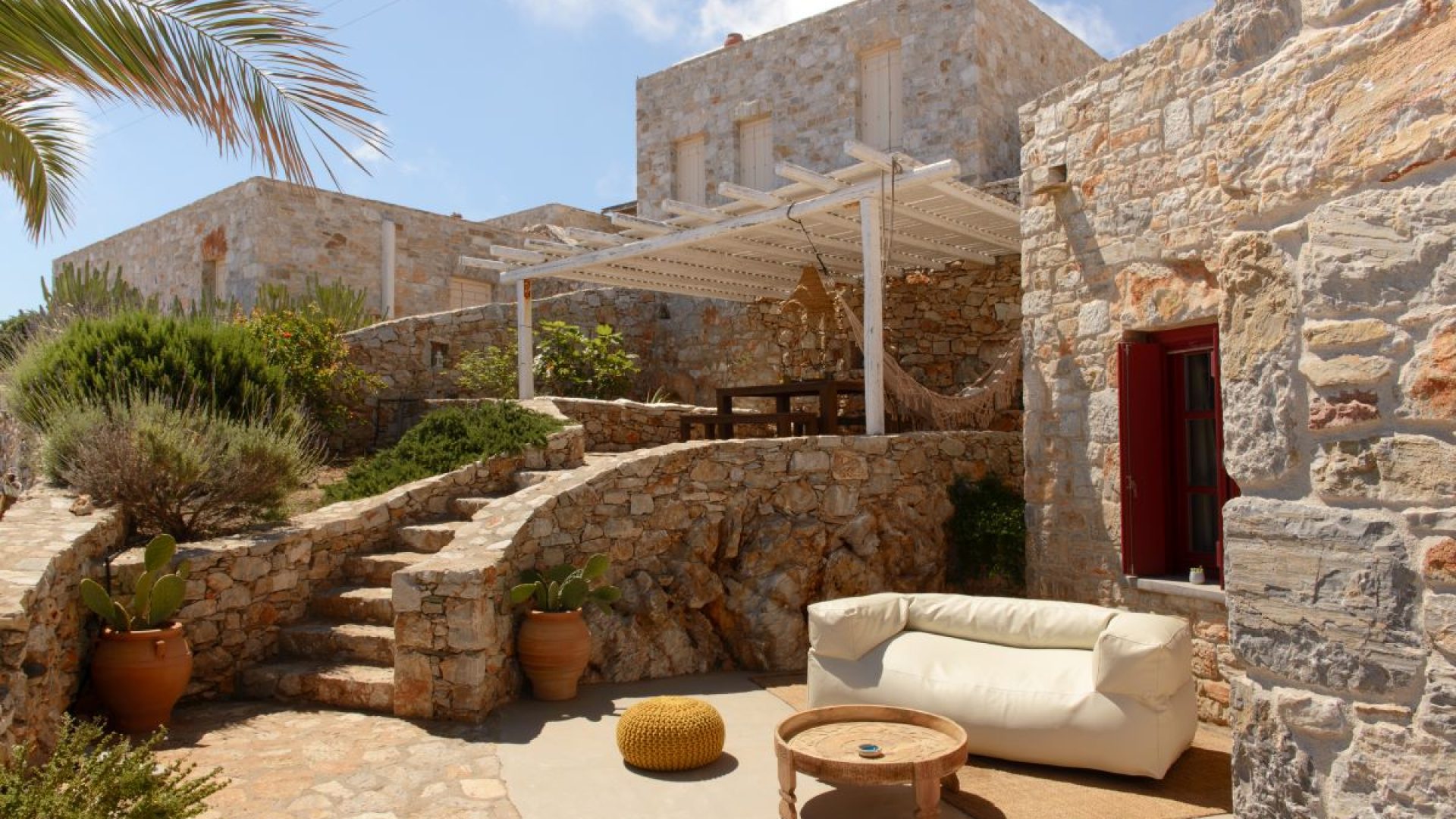 STONE HOUSE 1418