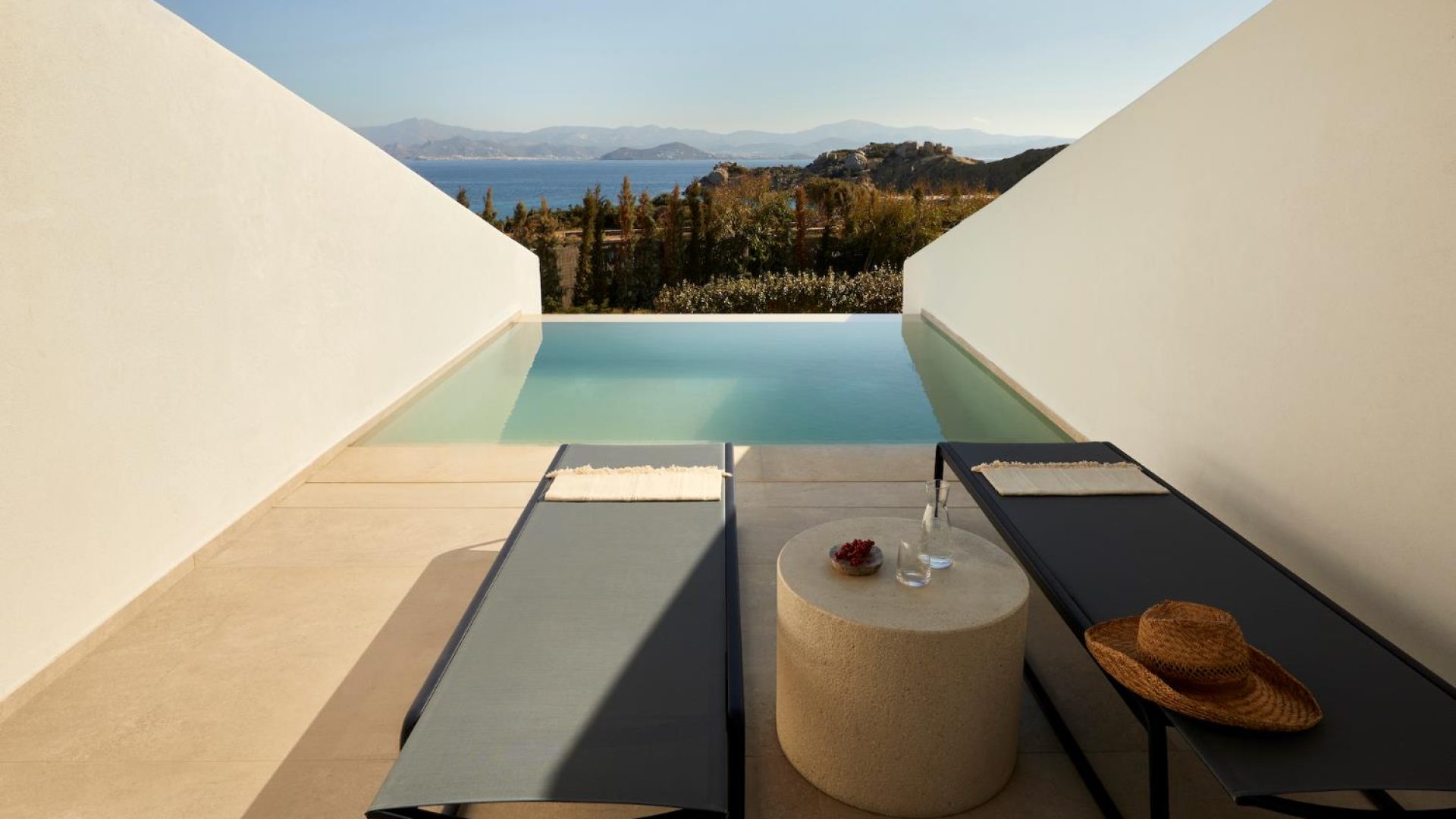 PAROCKS LUXURY HOTEL a Paros