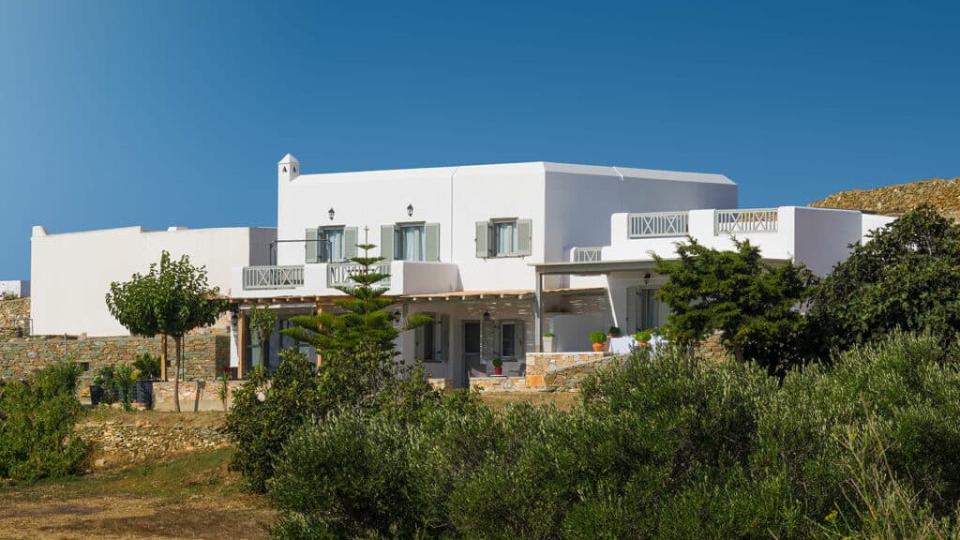 TAXIARCHIS houses-folegandros-03-1024x683