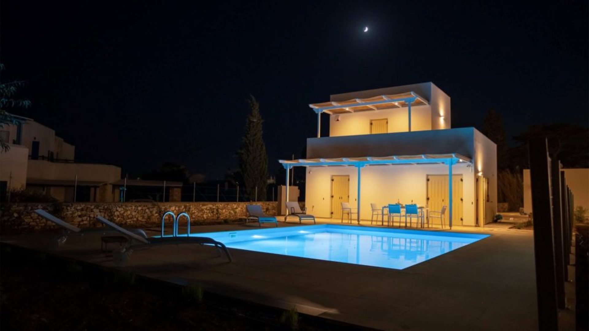 TWIN SUNS Villa a Paros