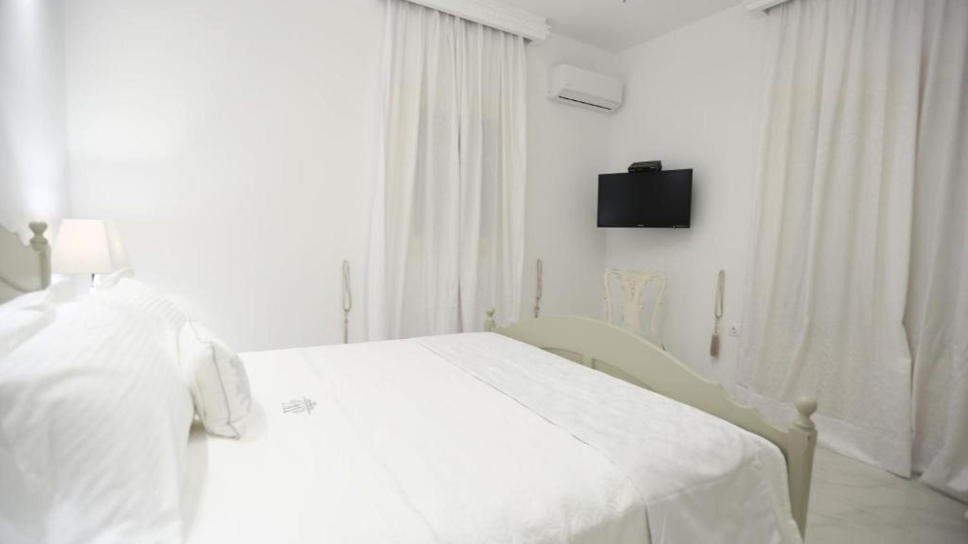 THE WHITE SUITES Appartamenti a MIlos